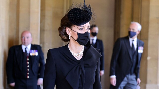 kate middleton 39 s style tribute to prince philip and queen elizabeth