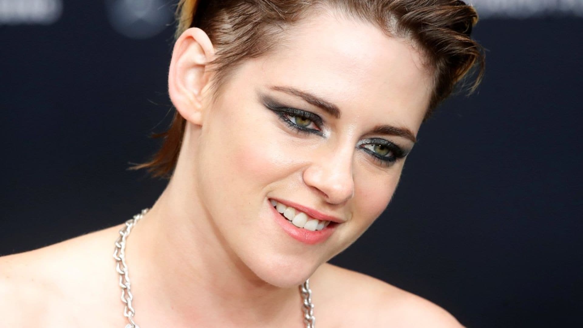 Esta es la primera imagen de Kristen Stewart como Diana de Gales, ¿le ves parecido?