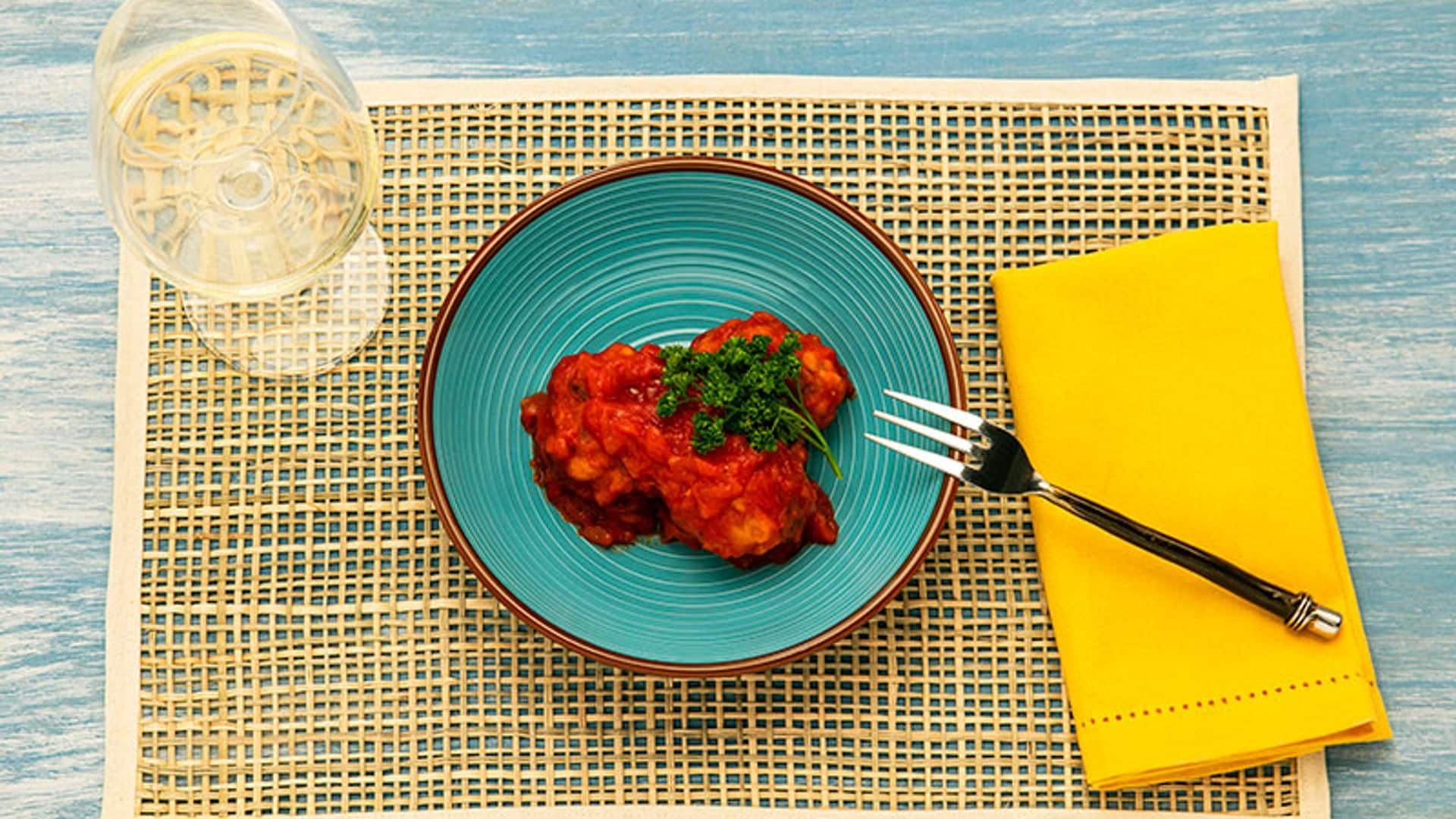 Albóndigas de corvina con gambas y salsa de tomate