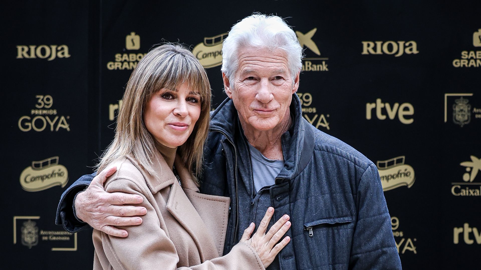 Richard Gere vuelve a La Alhambra, esta vez con Alejandra, y revive la magia que le enamoró hace cuatro décadas