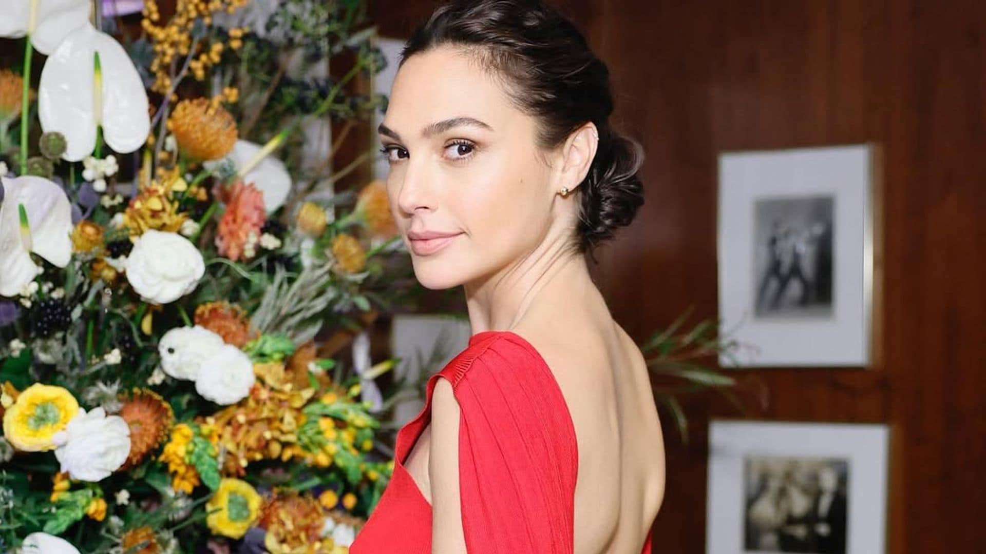 Gal Gadot revela la complicación durante su embarazo que la llevó a una cirugía de emergencia