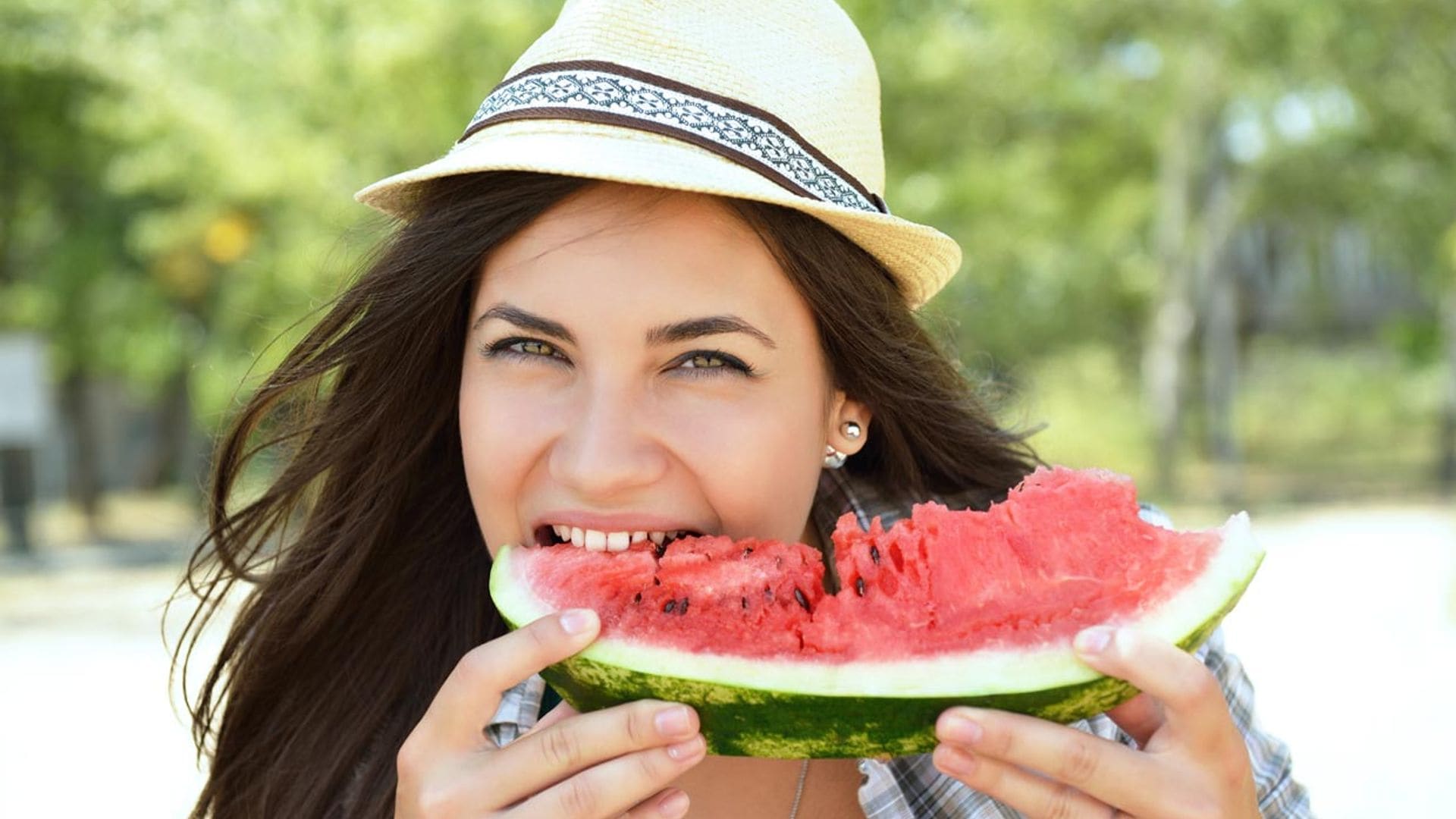 ¿Cuáles son las frutas más hidratantes que no pueden faltar en tu dieta?