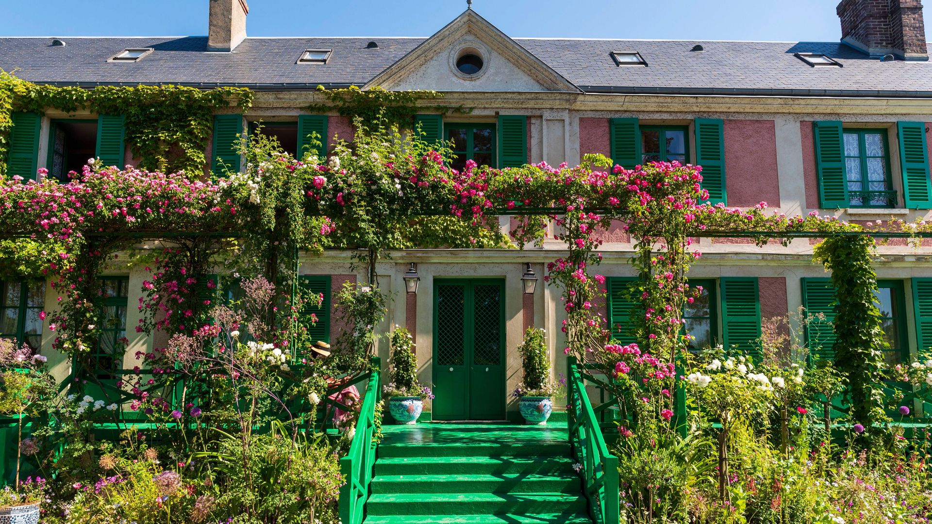 Casa del pintor Claude Monet en el pueblo de Giverny, donde se encuentran sus famosos jardines
