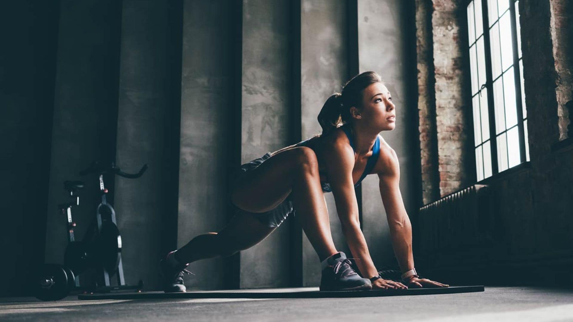 Solo necesitas 30 minutos de estos ejercicios para un abdomen y glúteos tonificados