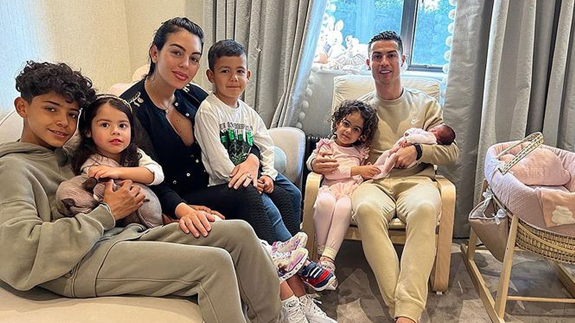 ¿A quién se parece Esmeralda, la hija de Georgina Rodríguez y Cristiano Ronaldo? Sus fans lo tienen claro