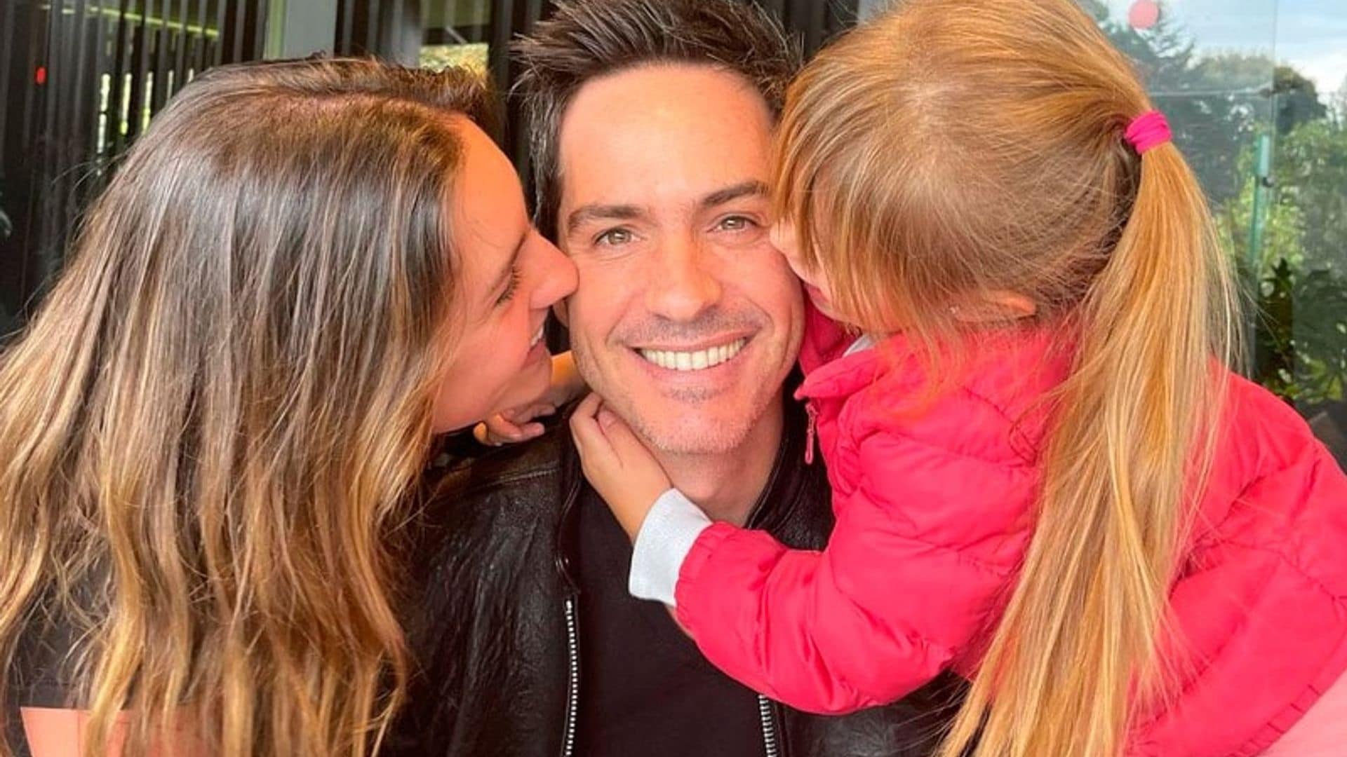 Rodeado de sus amores, Mauricio Ochmann celebra su cumpleaños más entrañable