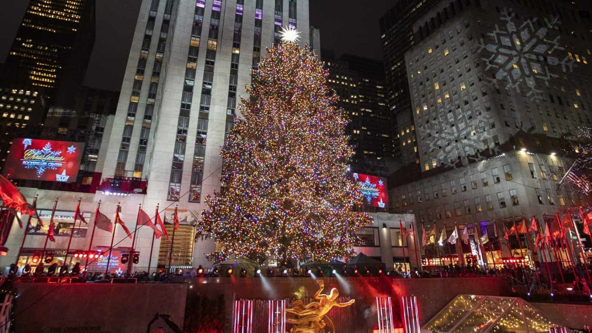 ¡Por fin es Navidad en Nueva York! La ciudad enciende su famoso árbol de Rockefeller Center