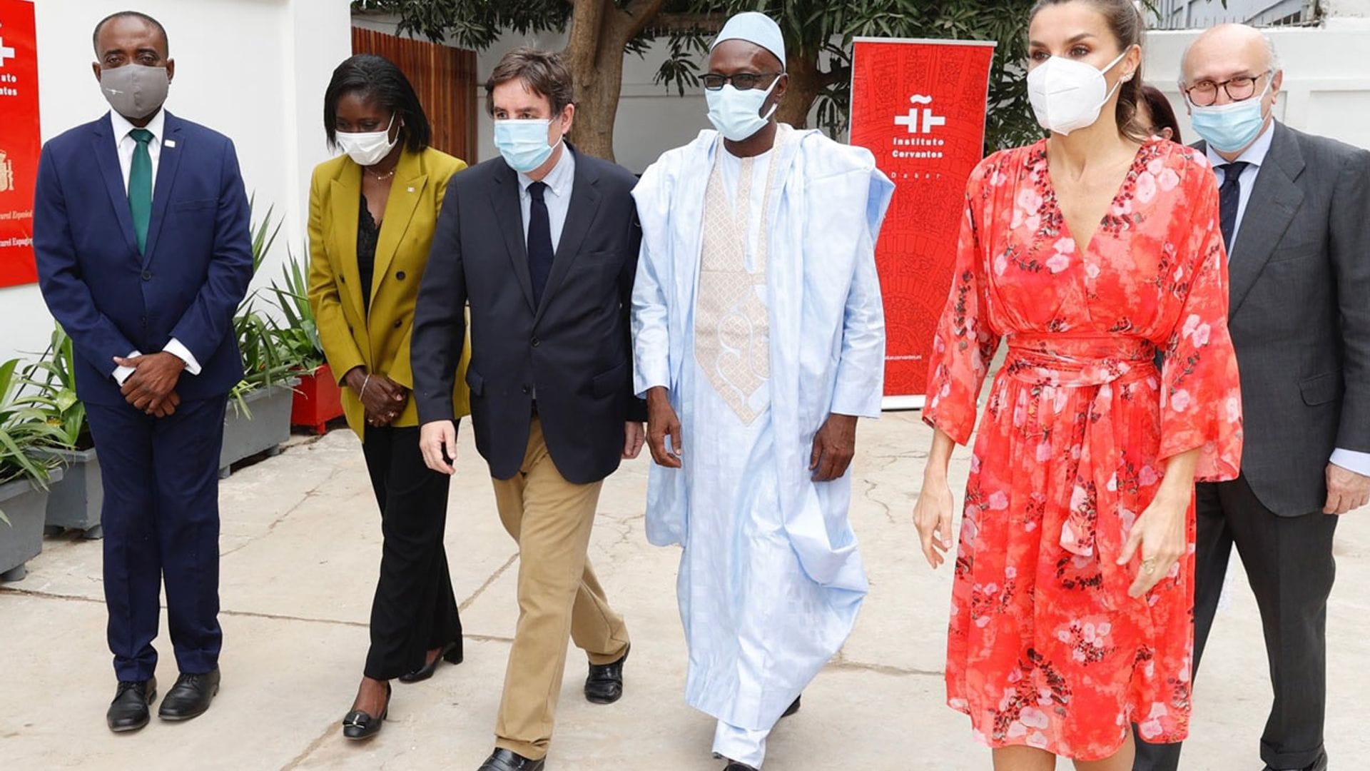 Doña Letizia inaugura el Instituto Cervantes en Dakar en un acto cargado de ritmos afroflamencos