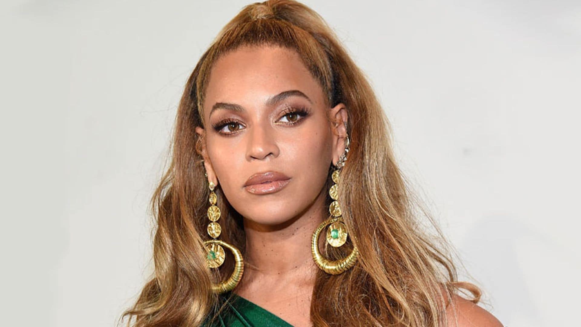 Beyoncé despide el año con su nueva melena 'curly bob'