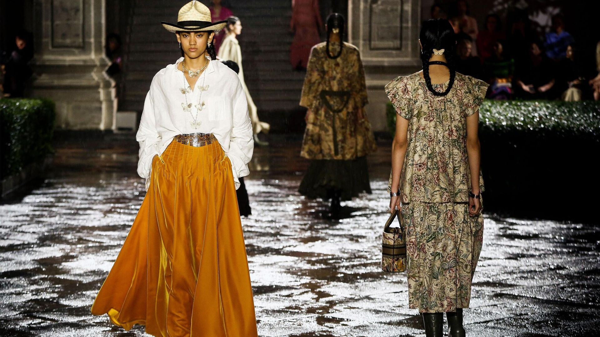 Dior y su colección crucero 2024: oda a México y Frida Kahlo