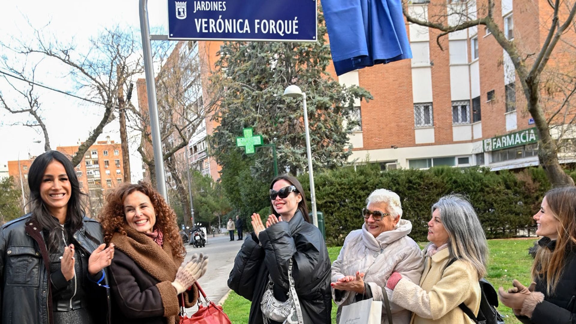 María Iborra, hija de Verónica Forqué, arropada por familia y amigos en el homenaje póstumo a su madre