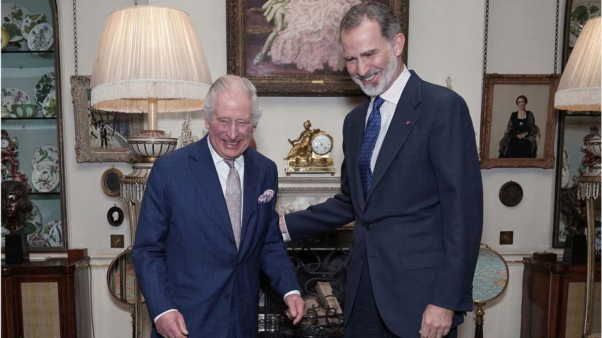 El Rey se reúne en privado con Carlos III por primera vez desde que asumió el trono