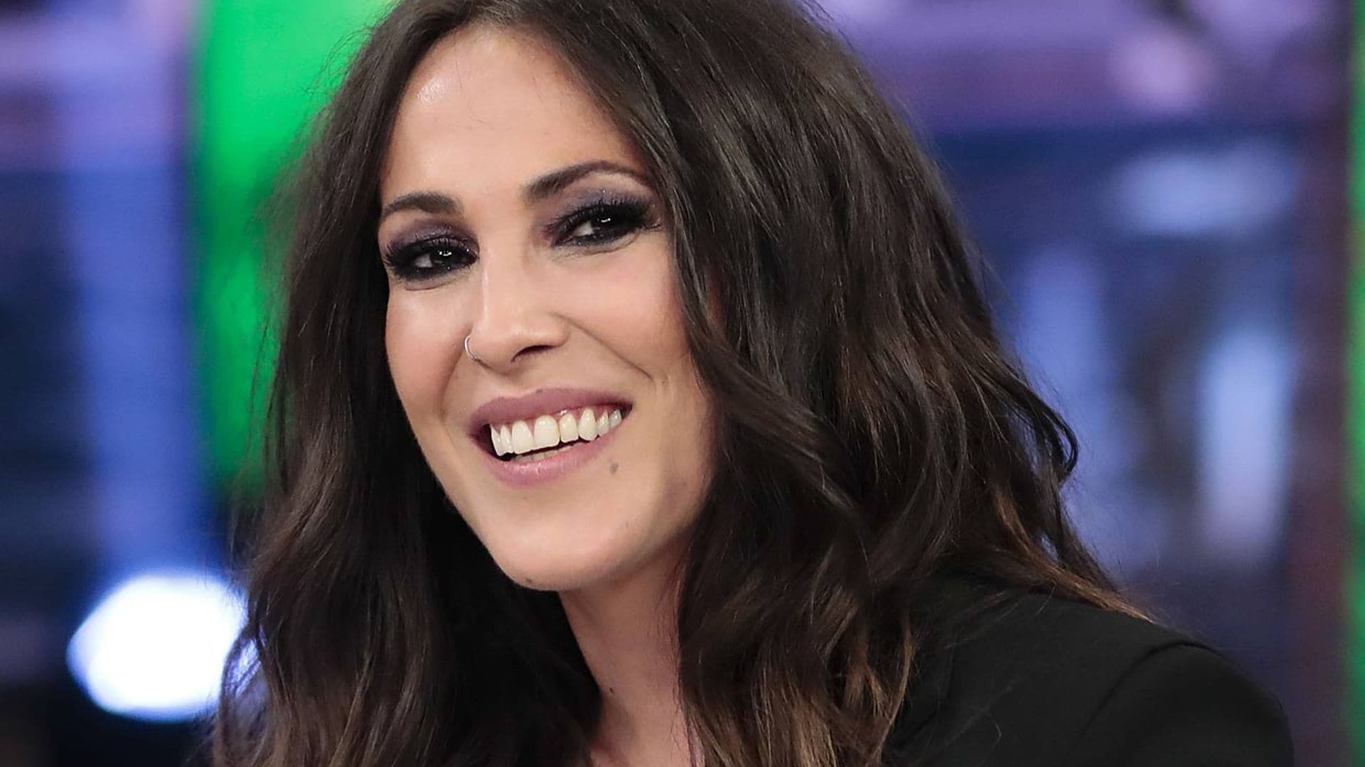 Malú se une a un proyecto solidario en medio de la expectación tras la retirada de Albert Rivera