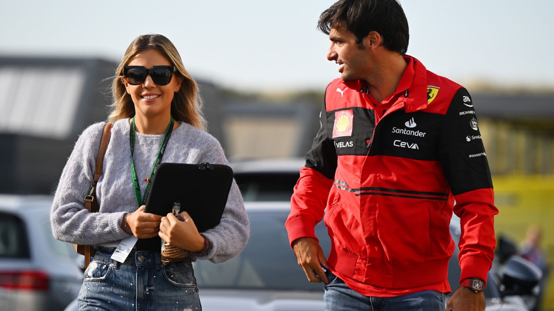 Isabel Hernáez, novia de Carlos Sainz Jr, muy orgullosa del piloto tras su logro en el Gran Premio de Estados Unidos