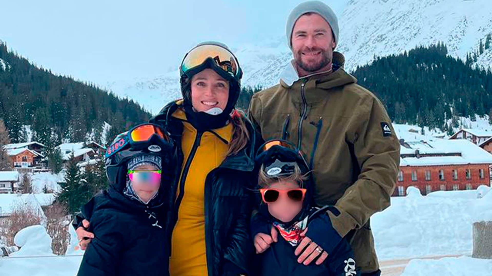 Elsa Pataky y sus hijos 'vuelan' sobre la nieve gracias a la impresionante fuerza de 'Thor' Hemsworth