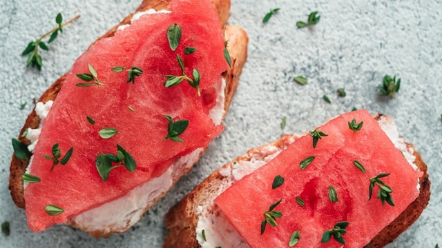 tostadas sandia queso crema