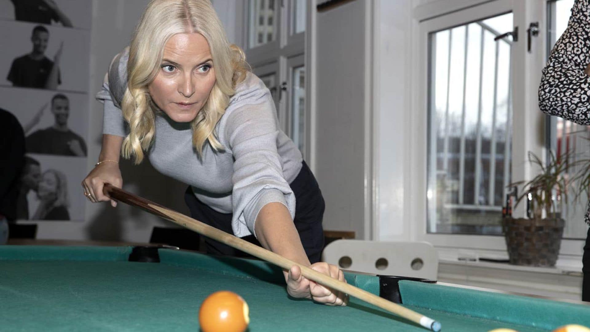 Mette-Marit de Noruega estrena agenda oficial de 2020 con una imagen de lo más deportiva