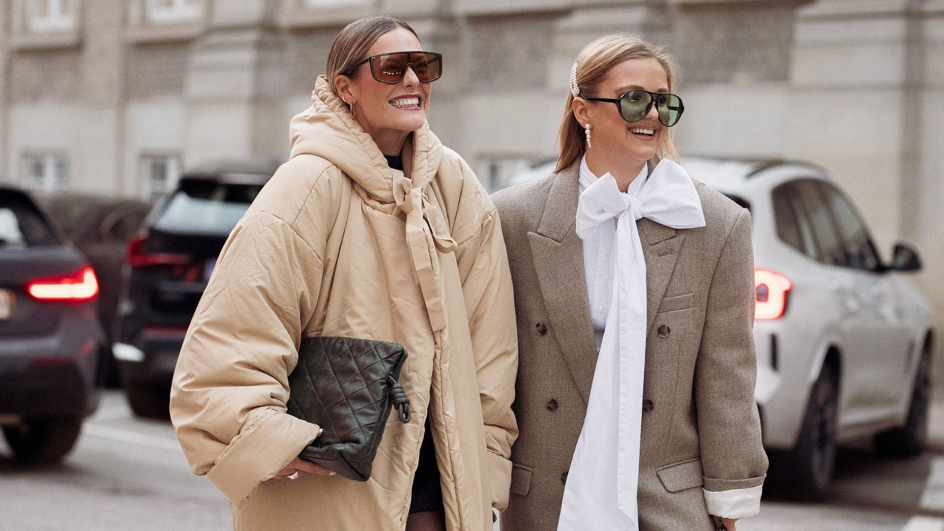 12 looks con tendencias de primavera ideales para días de lluvia 🌧️