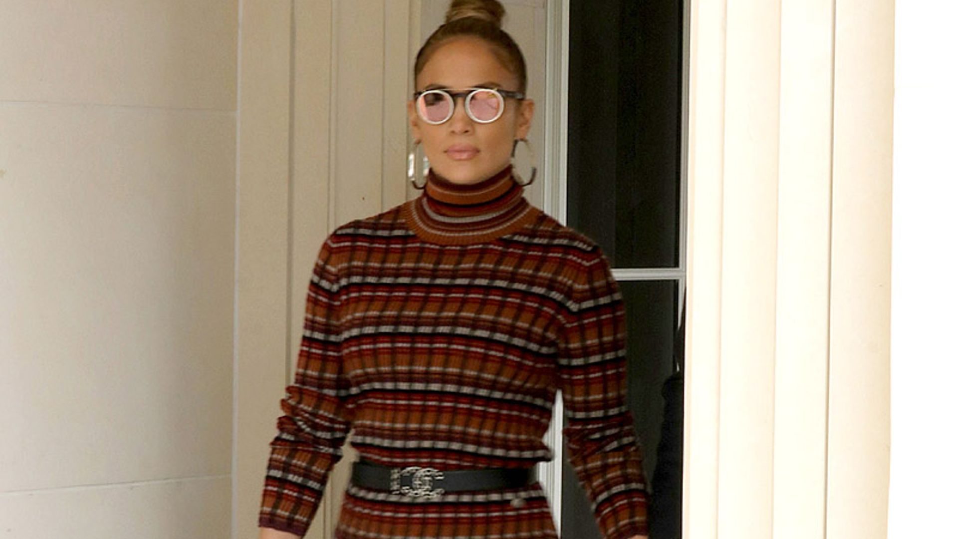 Jennifer Lopez o el arte de transformar diseños ajustados para mujeres con curvas