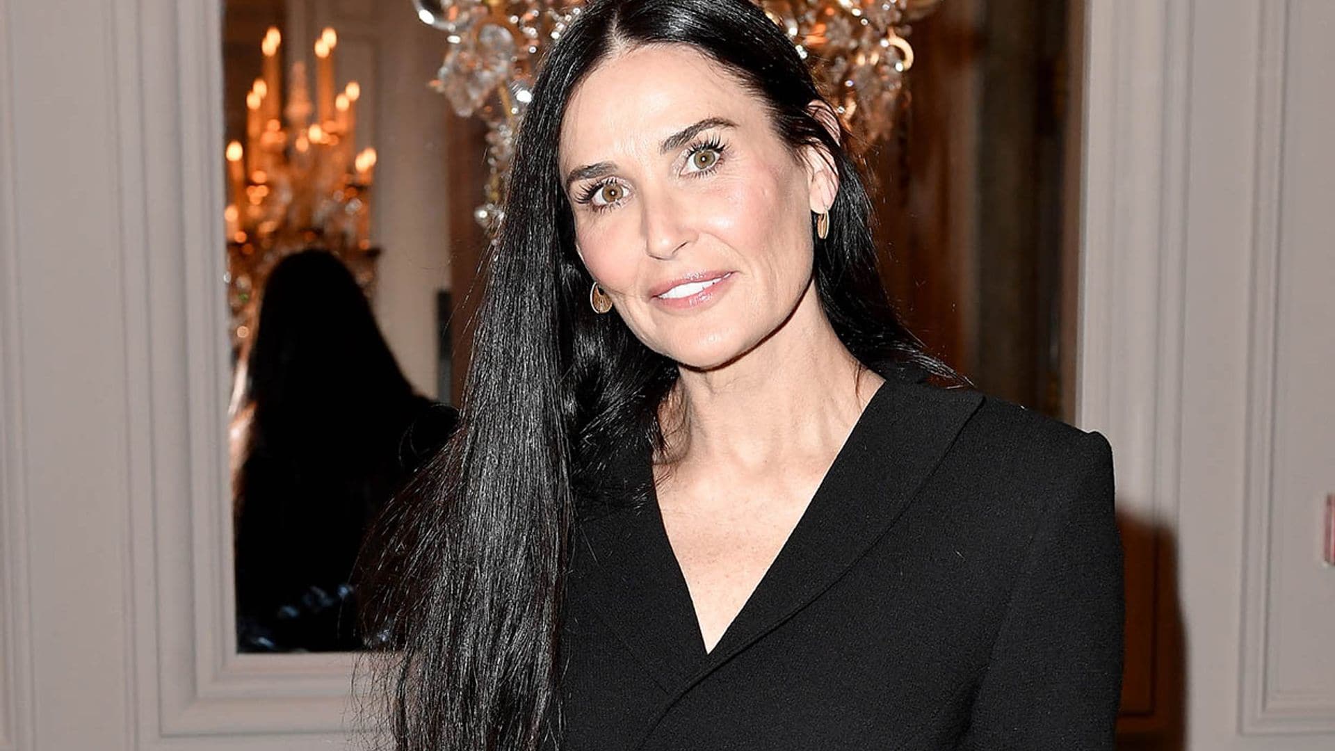 Demi Moore se sincera sobre su momento viral como modelo en la Alta Costura