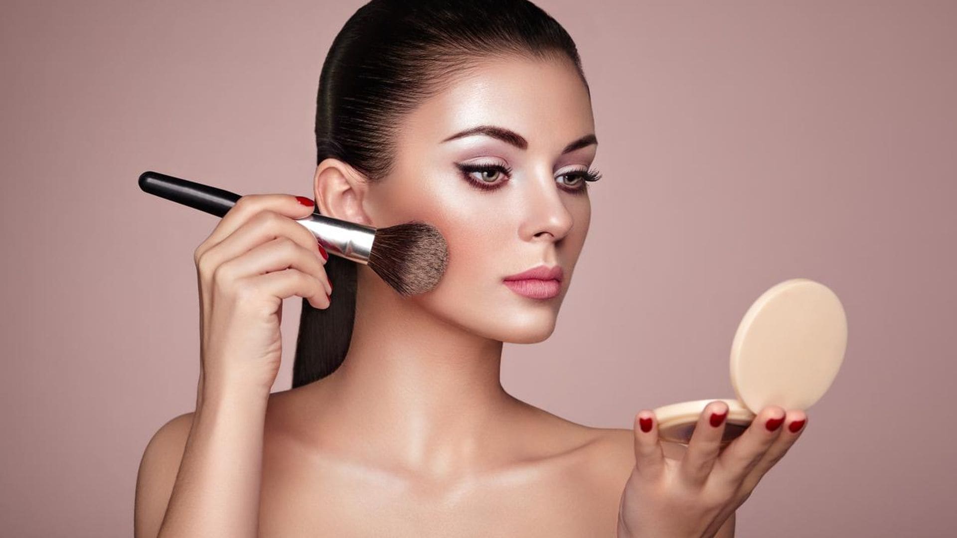 ¡Da vitalidad a tu rostro! Conoce los mejores iluminadores en crema, stick y polvo