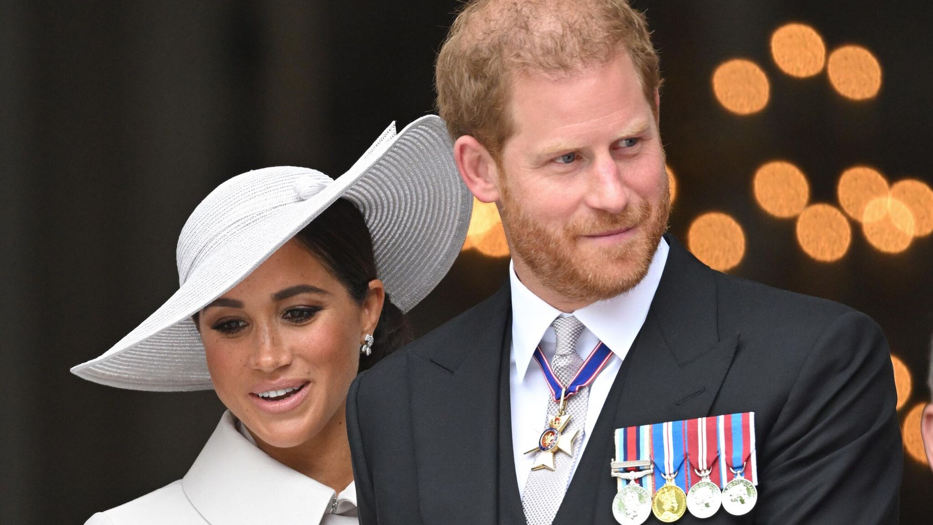 El príncipe Harry sí asistirá a la coronación del rey Carlos, pero sin Meghan Markle