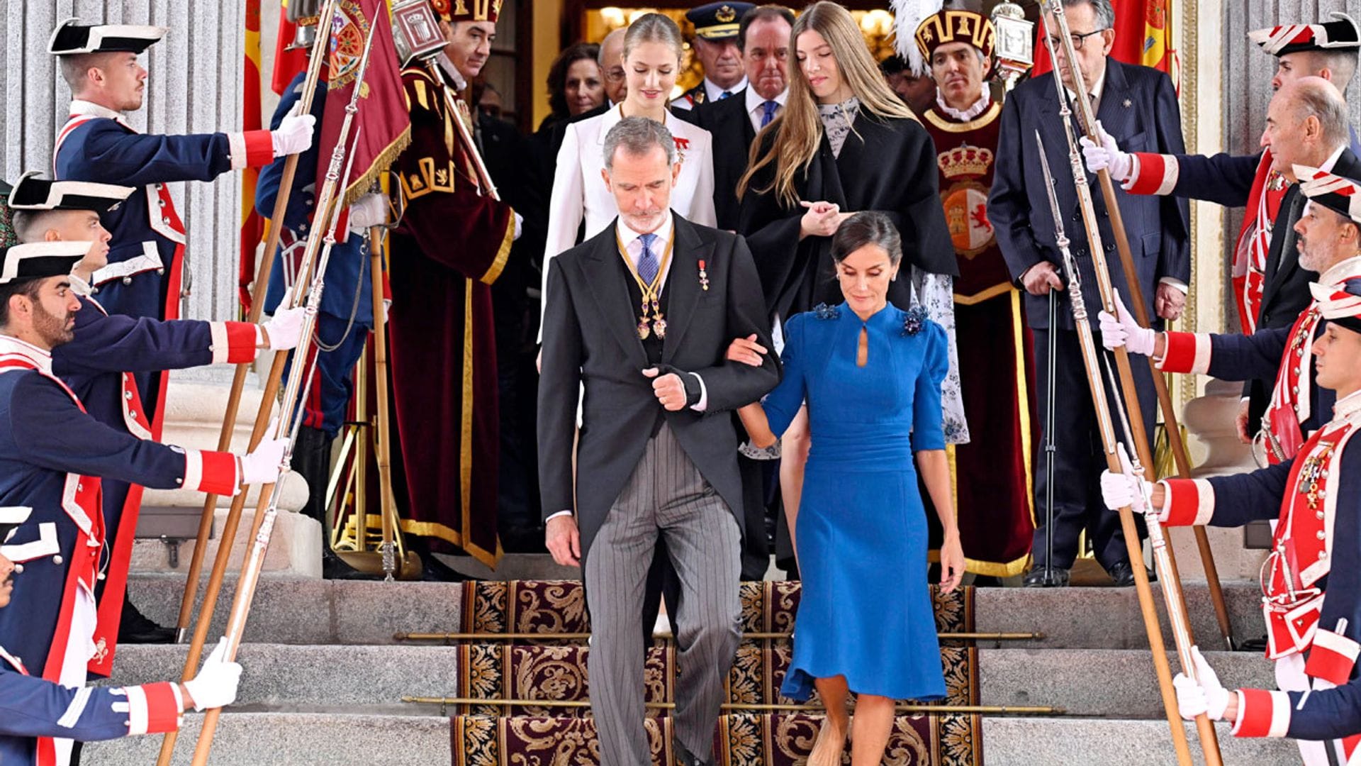Del 'cumpleaños feliz' al desfile militar: la ceremonia en honor de la princesa de Asturias en un día histórico