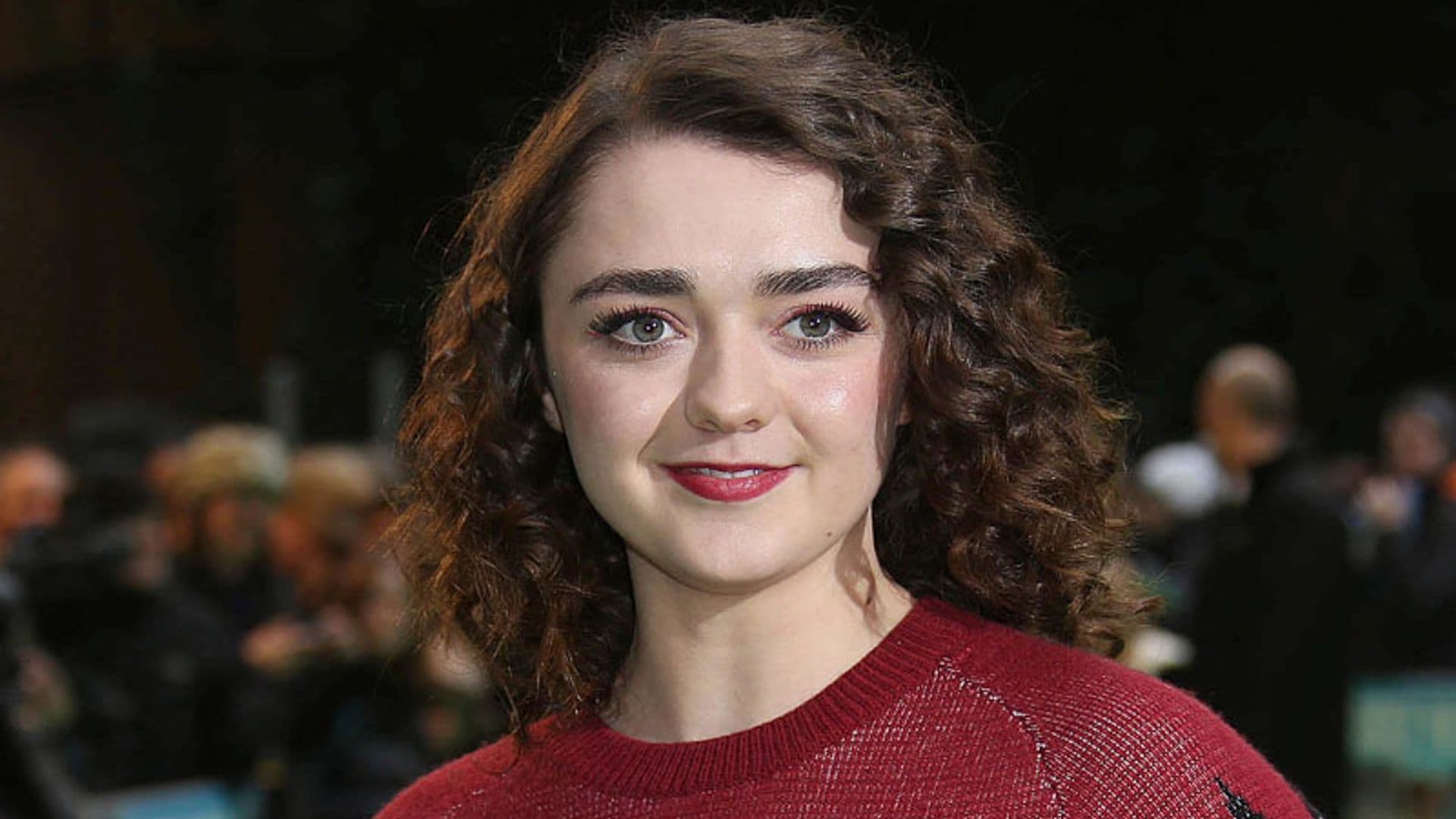 Maisie Williams sigue los pasos de Sophie Turner con un tatuaje en honor a 'Juego de Tronos'