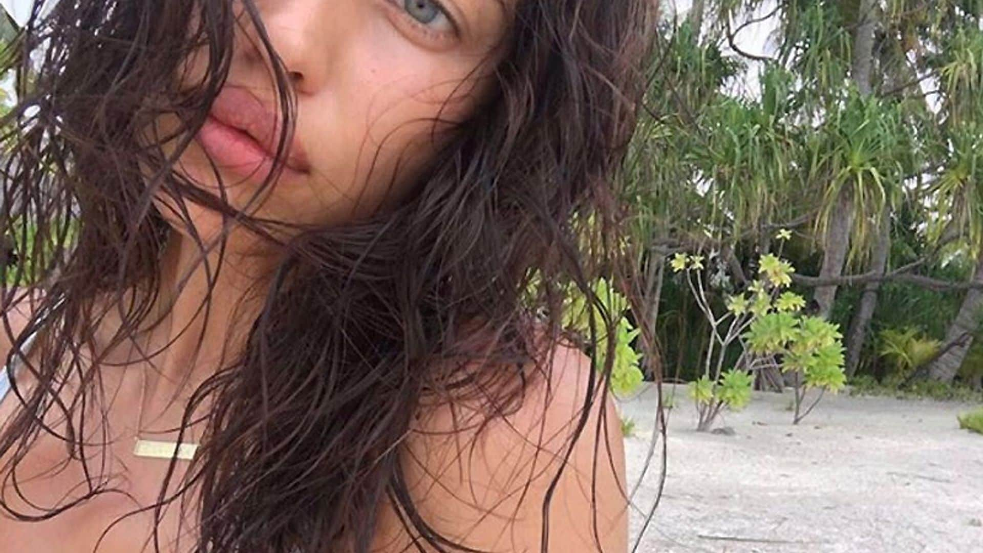 Irina Shayk encuentra la fórmula antiedad a partir de los 30 y no es una crema