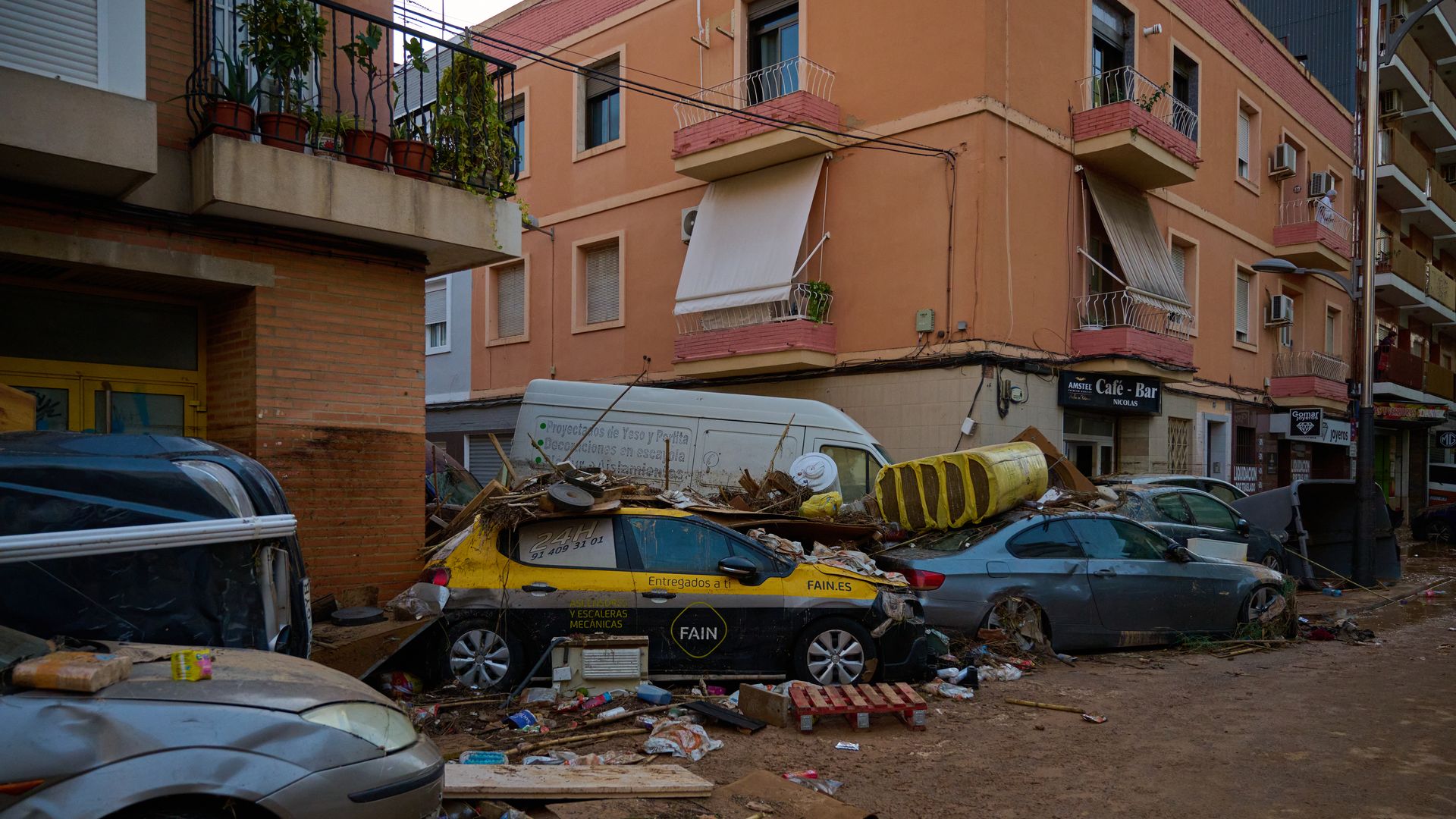 Una fotografía de los daños en Valencia ocasiones por las catastróficas inundaciones de esta semana, en donde se reportan 95 fallecidos