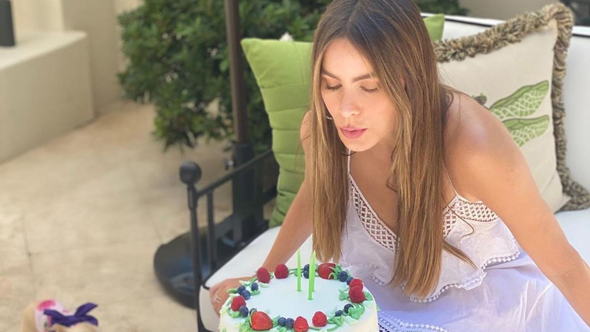 Una gran tarta, dulces y bailes... Así ha sido el cumpleaños de Sofía Vergara