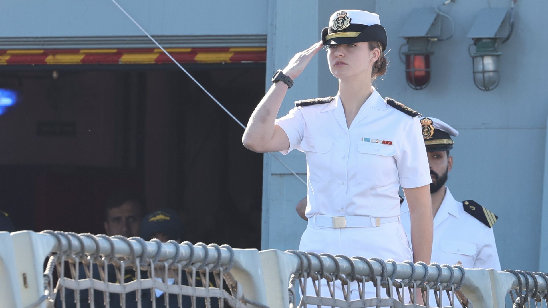 La princesa Leonor, a bordo del 'Elcano', llega a Las Palmas, último puerto español antes de partir a América