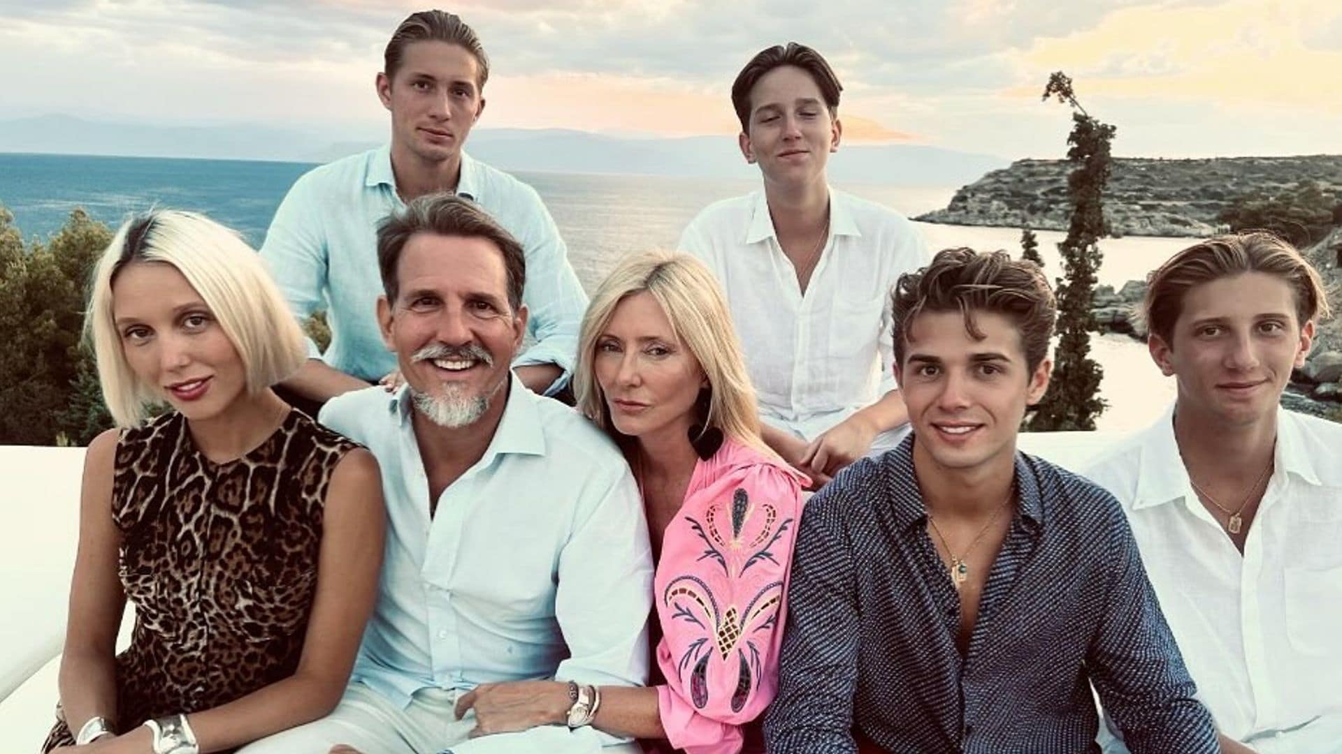 Las vacaciones familiares de Pablo y Marie-Chantal de Grecia con sus hijos en las islas Cícladas