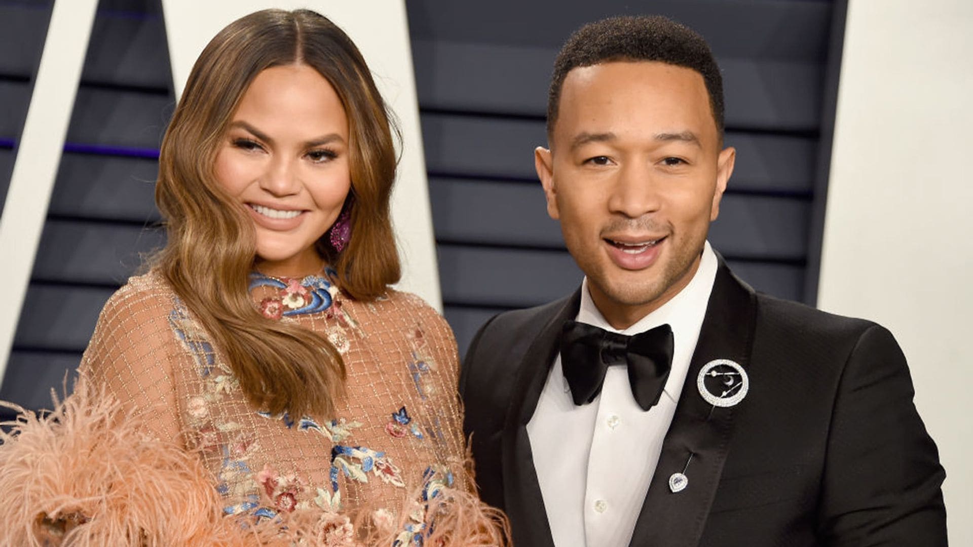 La última 'locura' de Chrissy Teigen y John Legend les convierte en una familia 'molona tatuada'