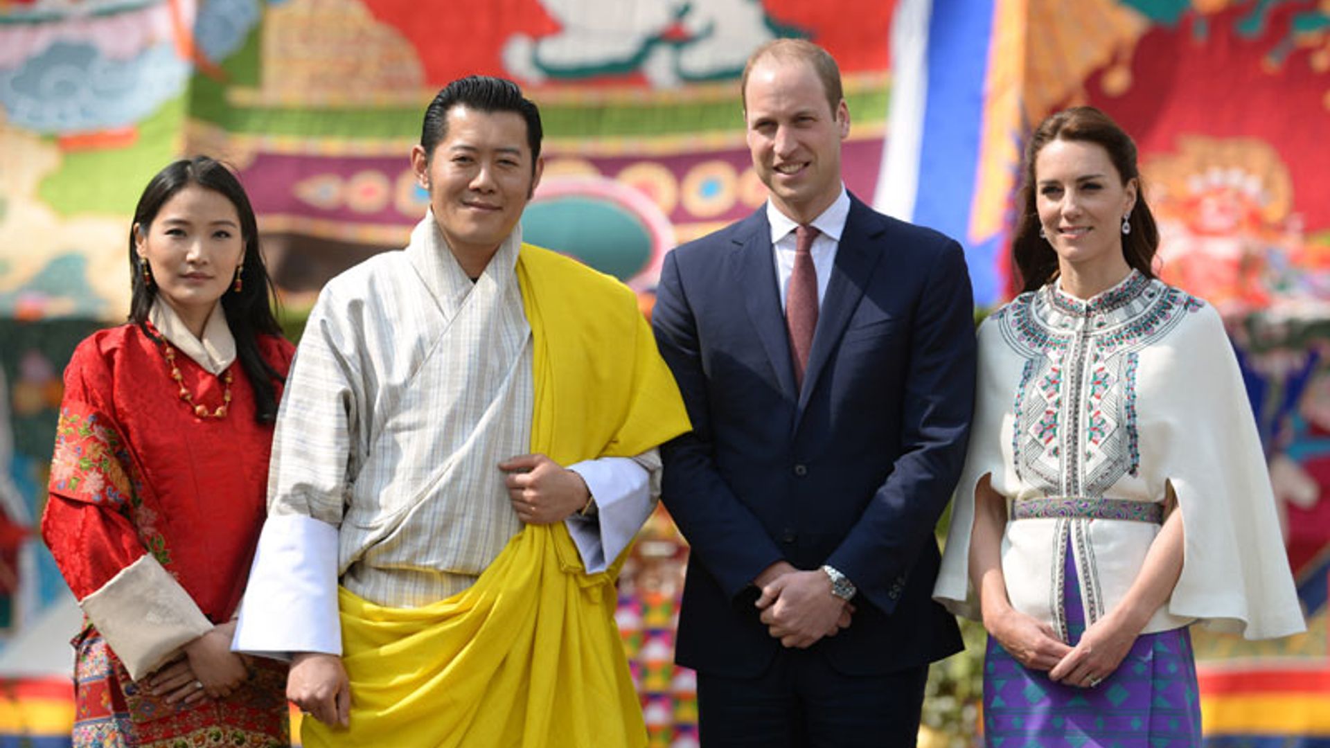 El esperado encuentro de los Duques de Cambridge con los 'Guillermo y Catherine del Himalaya'