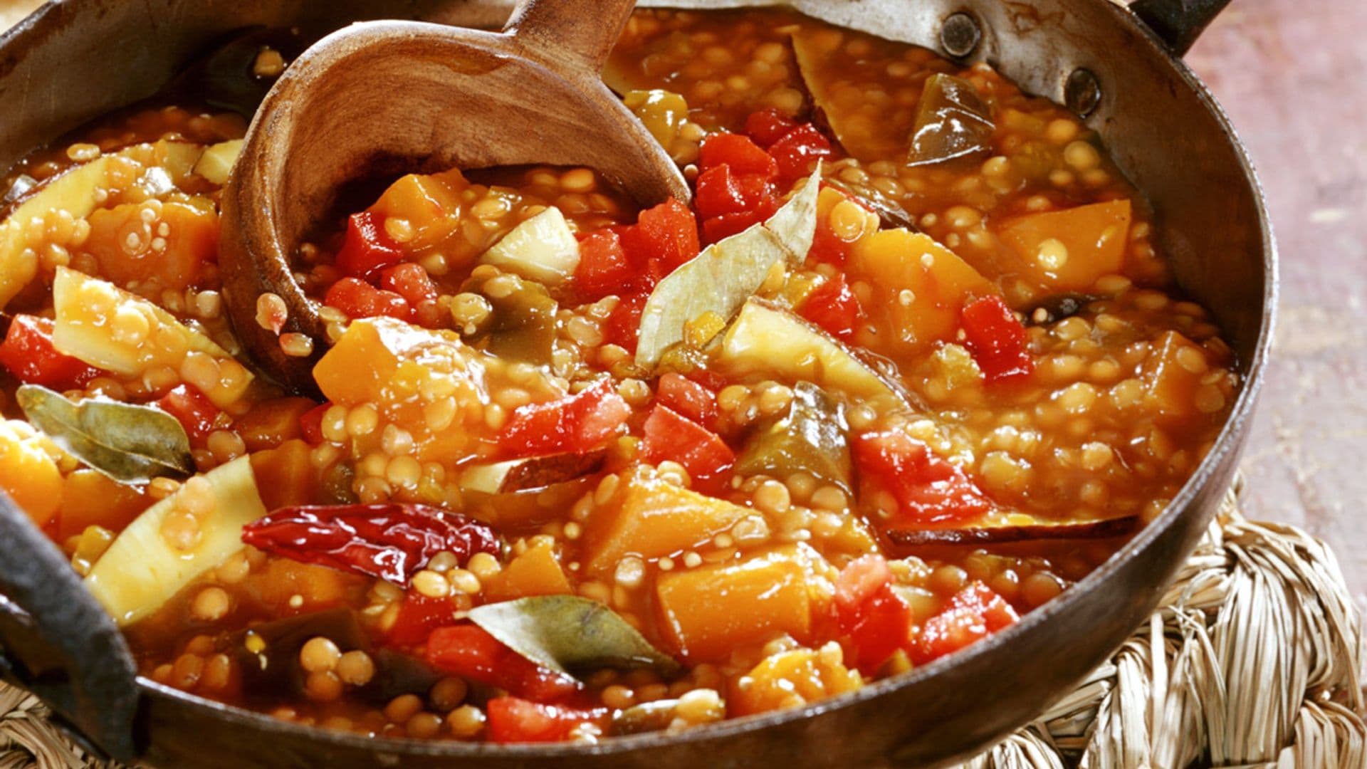 Lentejas guisadas con berenjena y calabaza