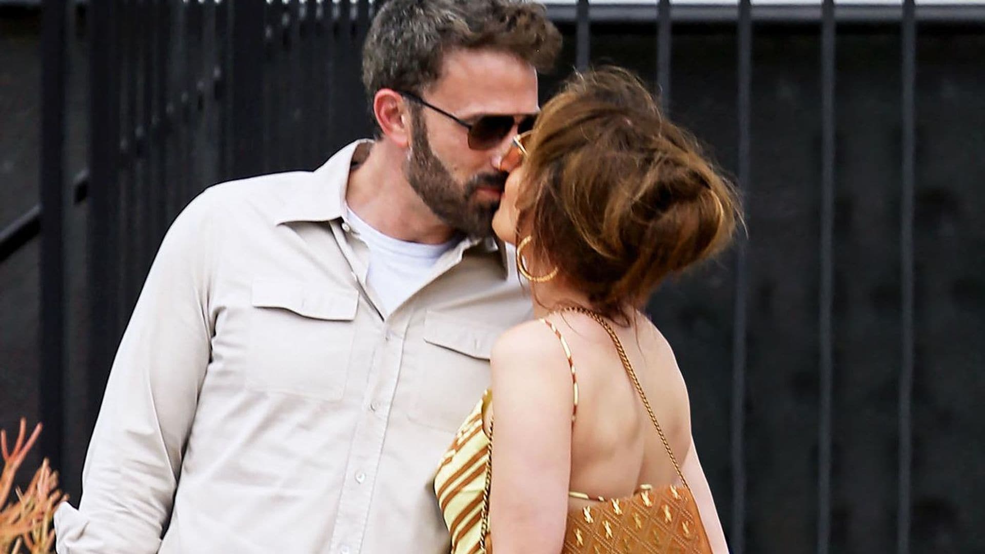 Jennifer Lopez y Ben Affleck: el beso que desmiente los rumores