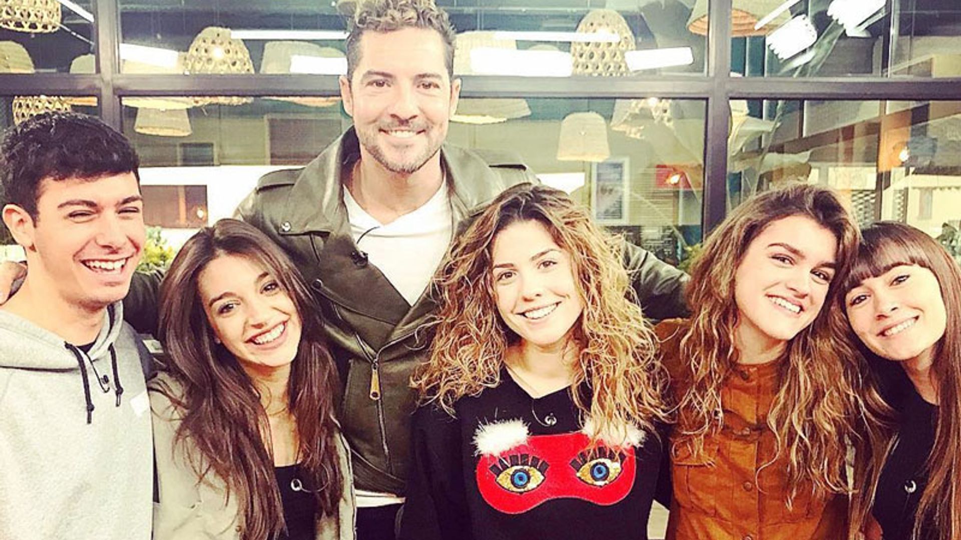 ¡Sorpresa! David Bisbal visita a los concursantes de OT horas antes de la final