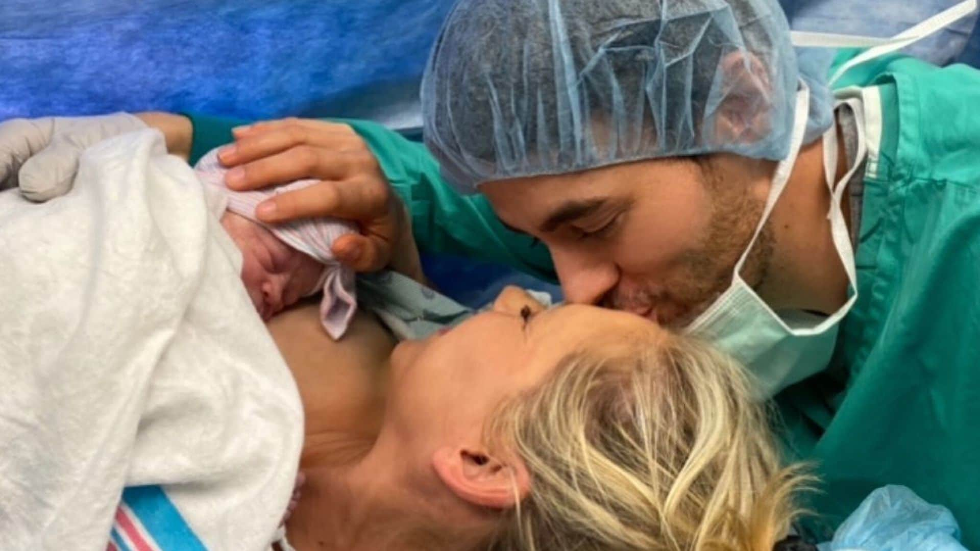 Enrique Iglesias revela el nombre de su bebé, la hermana de Nicholas y Lucy