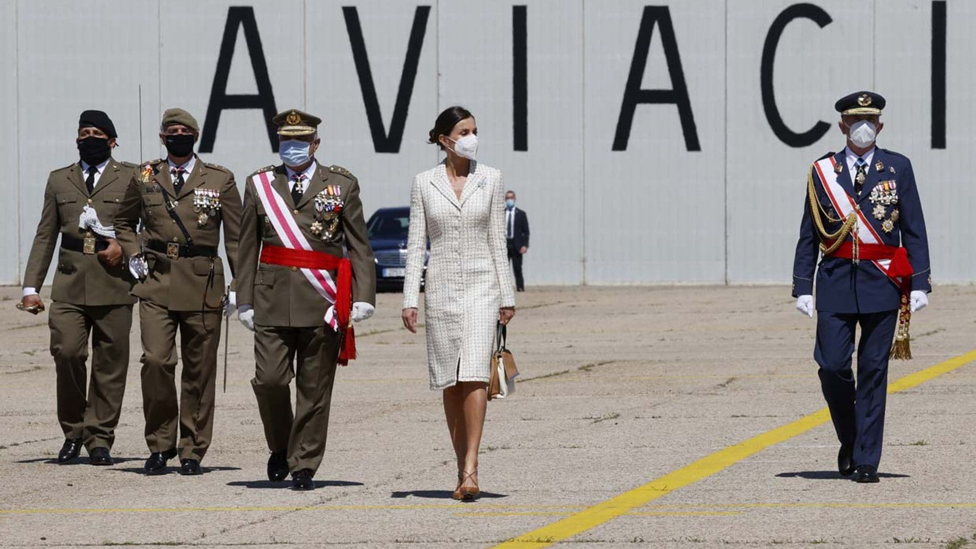 Doña Letizia preside un acto castrense en solitario en la Academia de Aviación del Ejército de Tierra