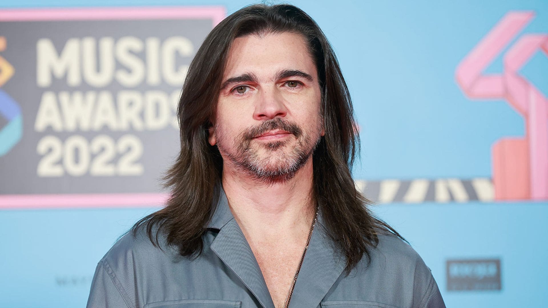 Juanes recuerda su triste y dolorosa historia familiar: su hermana estuvo casi tres décadas en coma