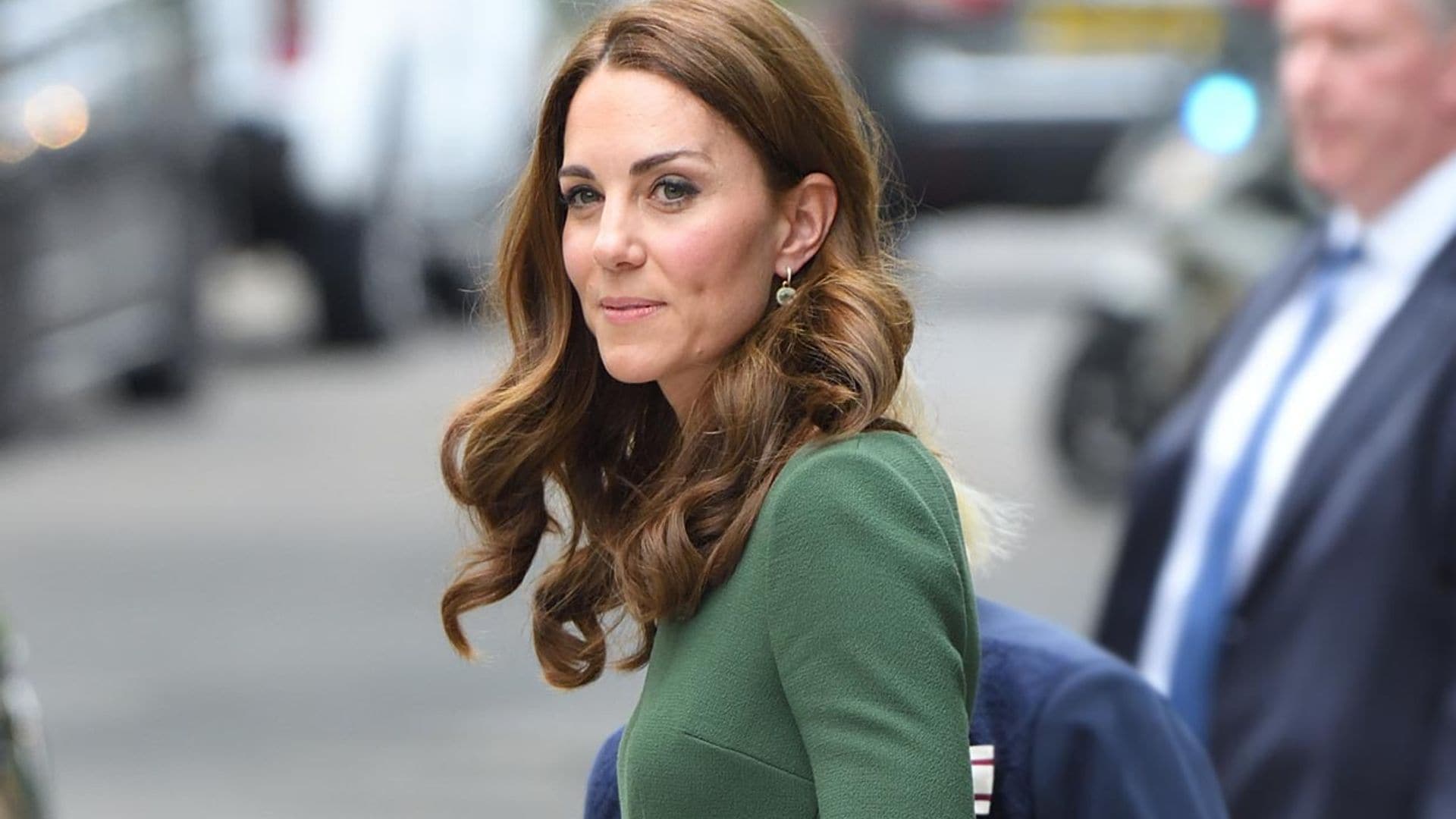 El diseño misterioso con el que Kate amplía su colección de vestidos verdes