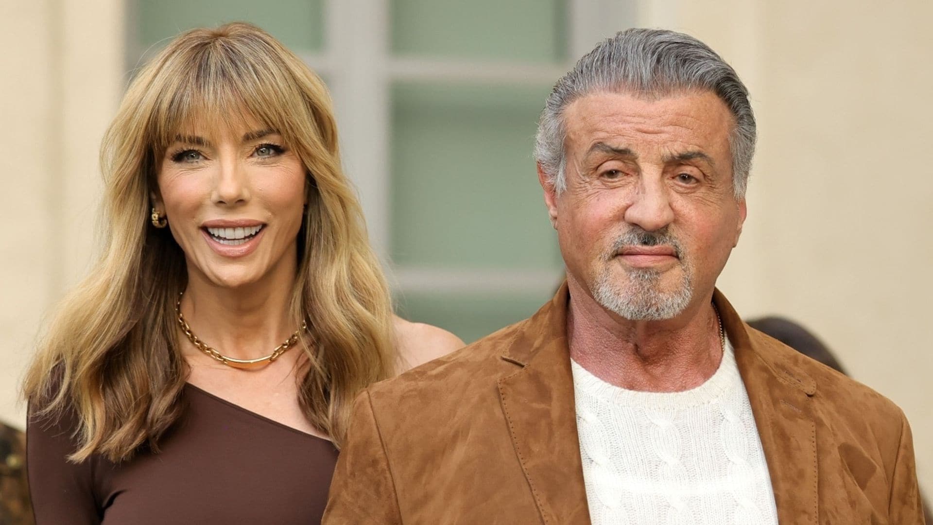 Sylvester Stallone y Jennifer Flavin reaparecen con sus hijas en la alfombra roja