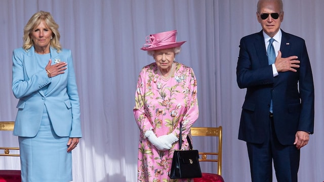 reina isabel ii con joe y jill biden