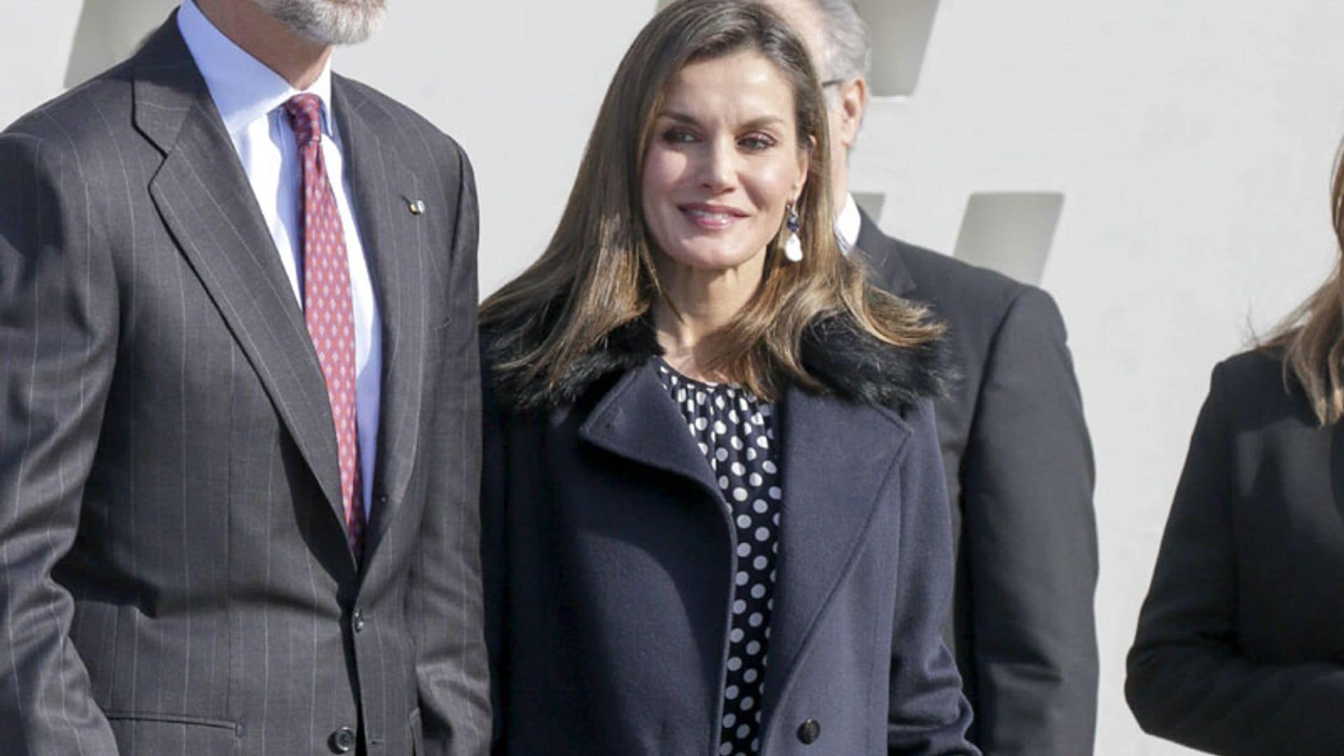 Algo nuevo y algo rebajado: la renovada imagen de doña Letizia