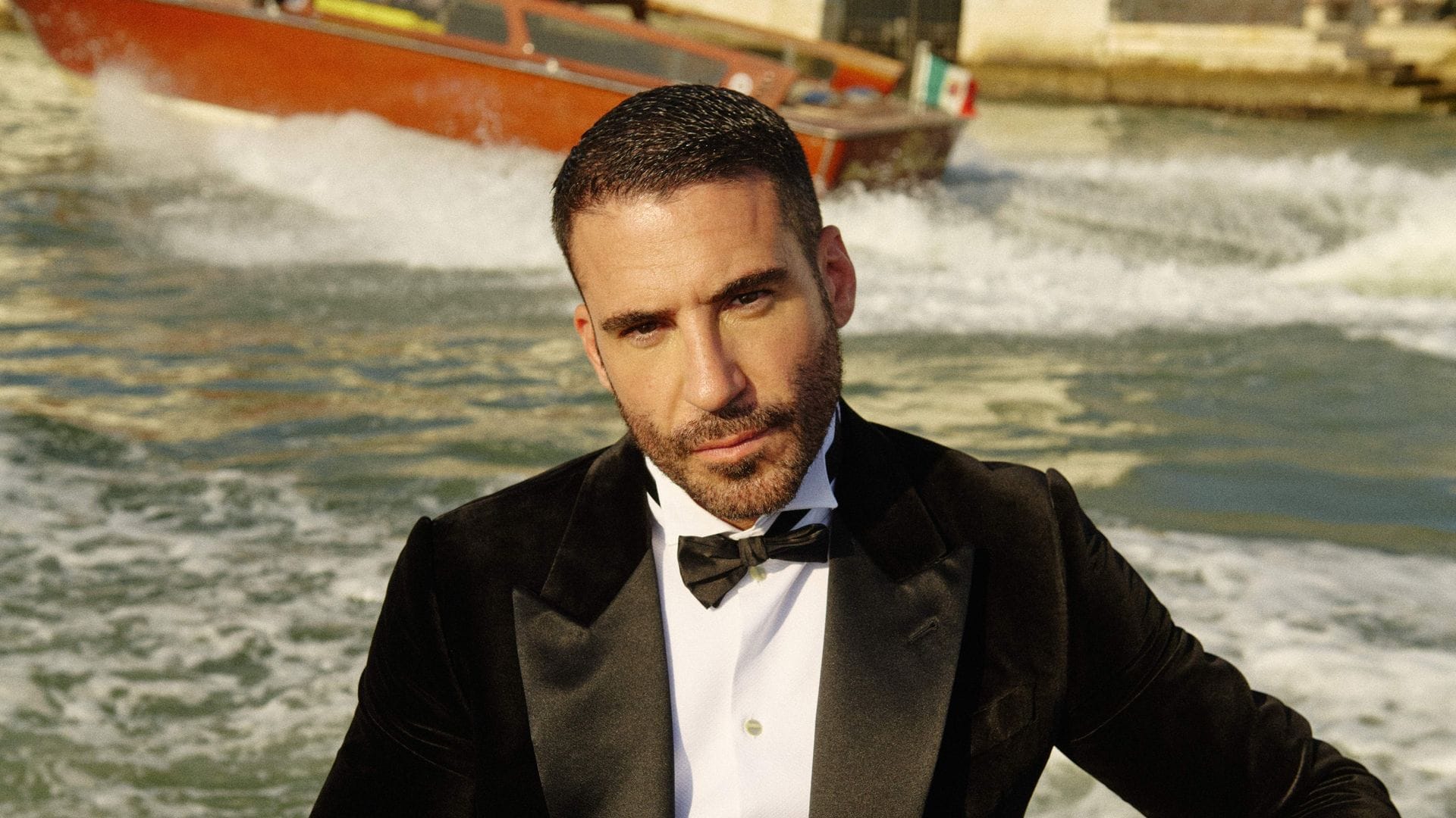 La fragancia de Miguel Ángel Silvestre, su complemento perfecto para la alfombra roja de Venecia