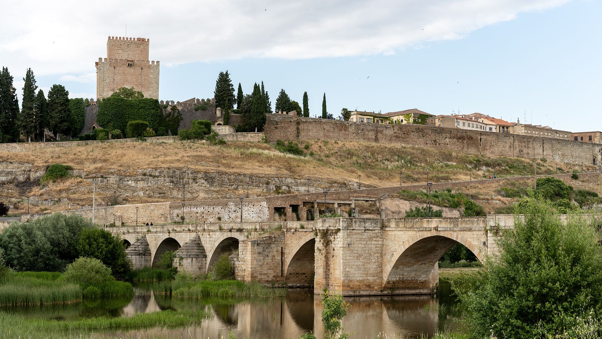 Escapadas de ensueño: vive un otoño de leyenda en estos 5 antiguos castillos medievales