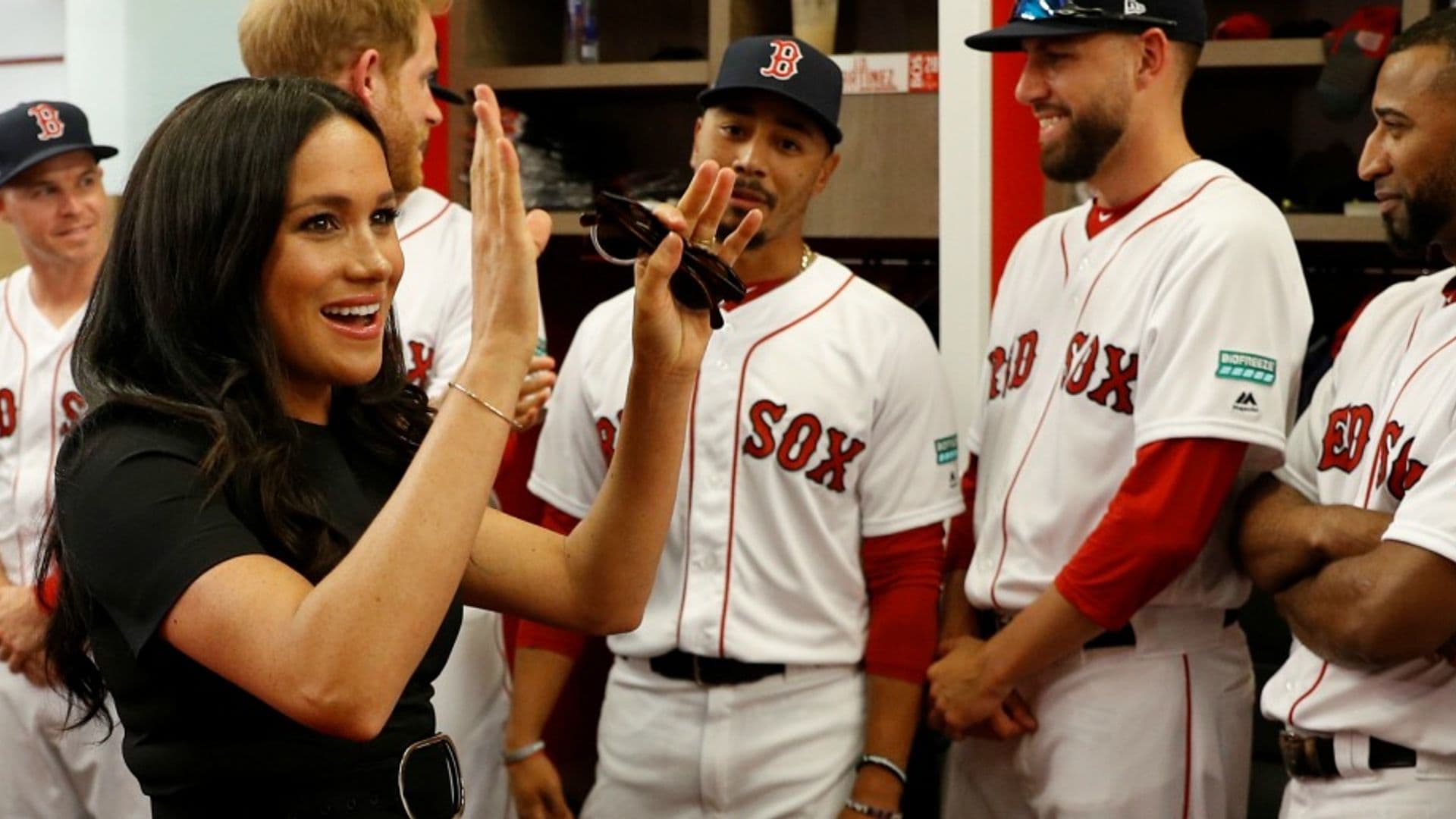 Meghan Markle y el príncipe Harry sorprenden con su asistencia a un histórico partido de béisbol