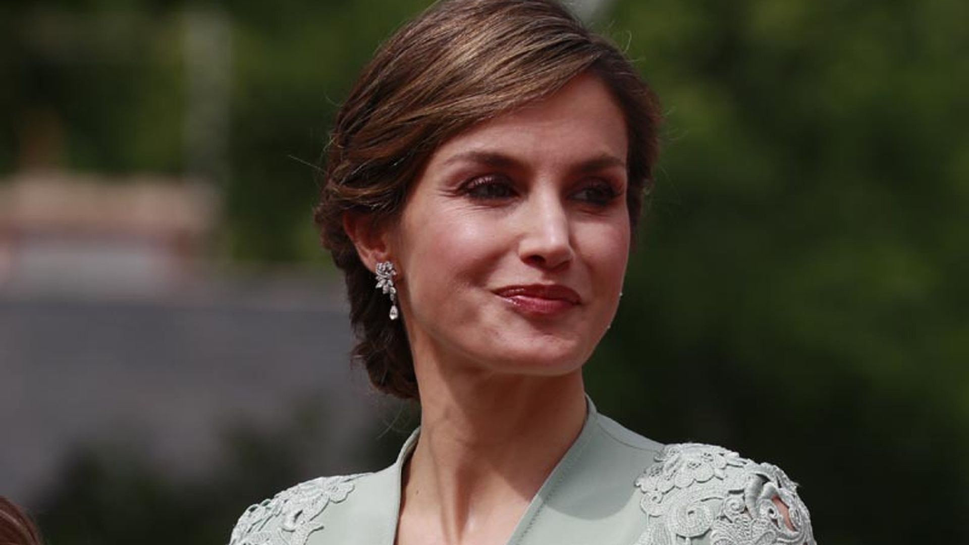 La reina Letizia, un mismo estilo en las comuniones de sus hijas