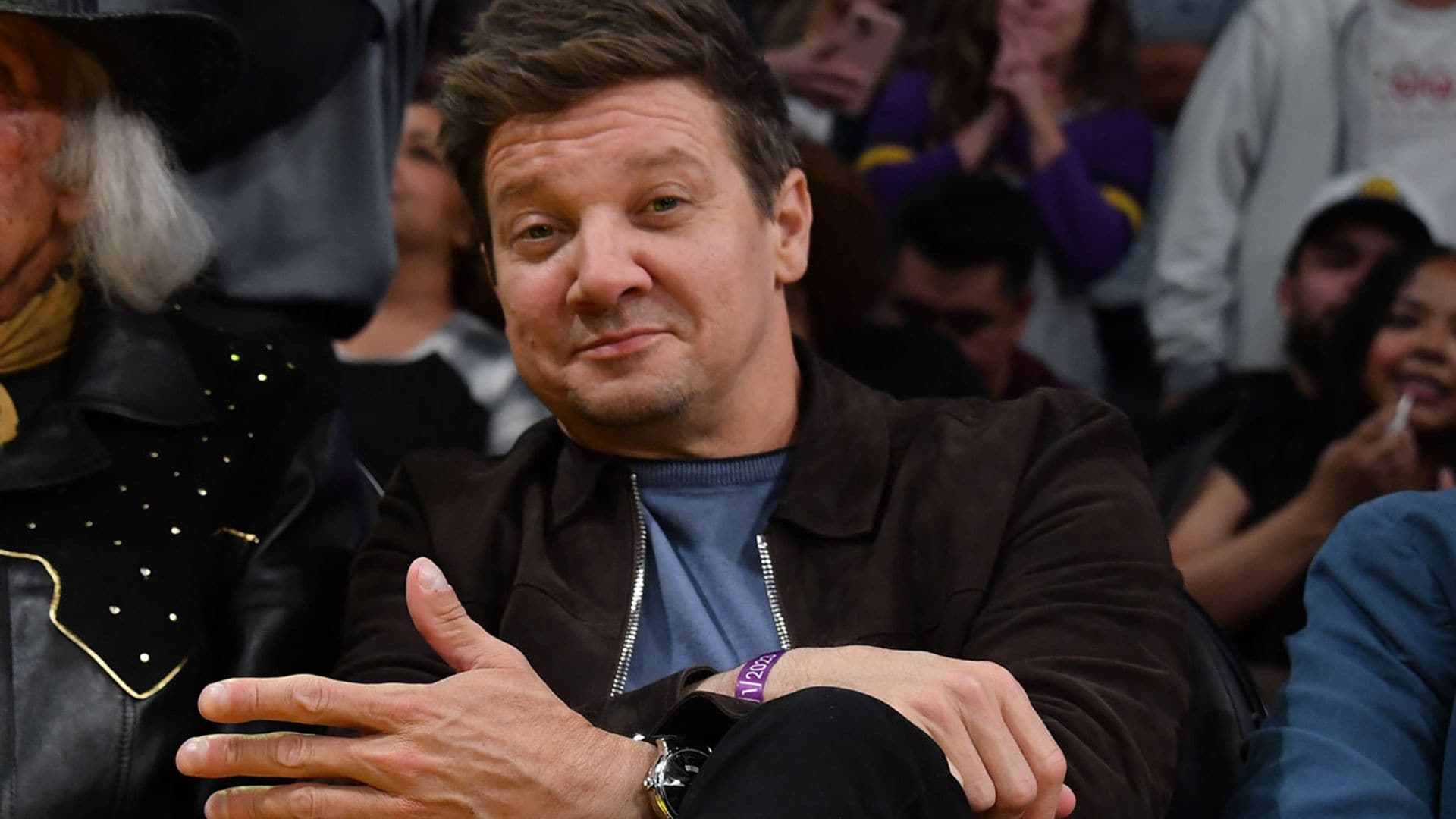 Jeremy Renner reaparece muy recuperado tras su gravísimo accidente